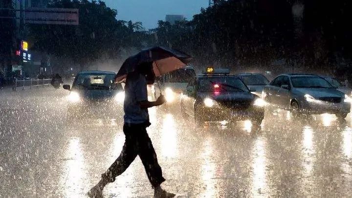 暴雨北抬至长江以北 南北方高温齐发力
