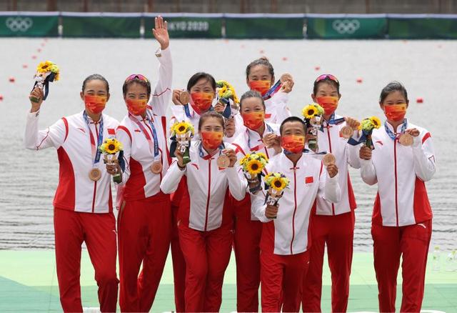 摘得“明珠”会有时，中国女子八人单桨有舵手夺铜