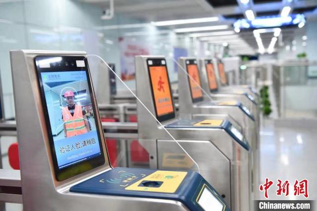 深圳首条无人驾驶地铁线路试运行 计划年底开通