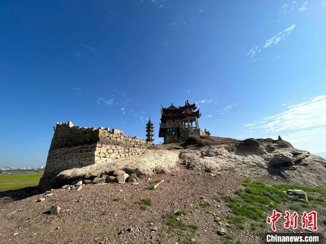 探秘鄱阳湖千年石岛落星墩：“水落石出”屹立千年不倒