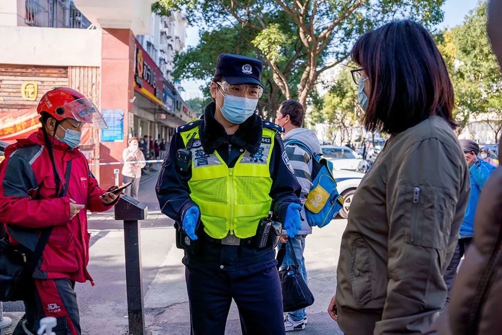 上海多家医院暂停门急诊服务 跨省团队游等业务暂停