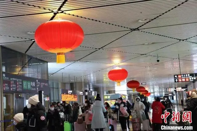 哈尔滨机场单日起降架次、客流量双破纪录