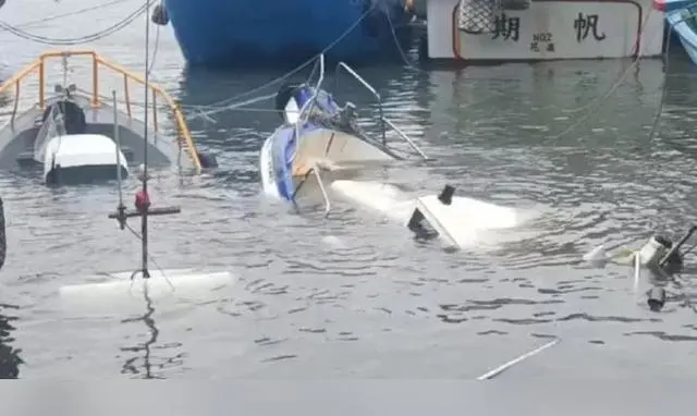 台风“杜苏芮”下的台湾：已酿1人死亡 逾4万户停电 有渔船沉没