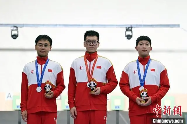 （Z世代“走”大运）中国射击小将李鑫淼：比赛有遗憾 开幕式很震撼