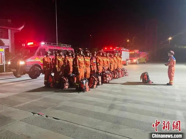 云南楚雄发生4.4级地震 消防救援力量赶往震中